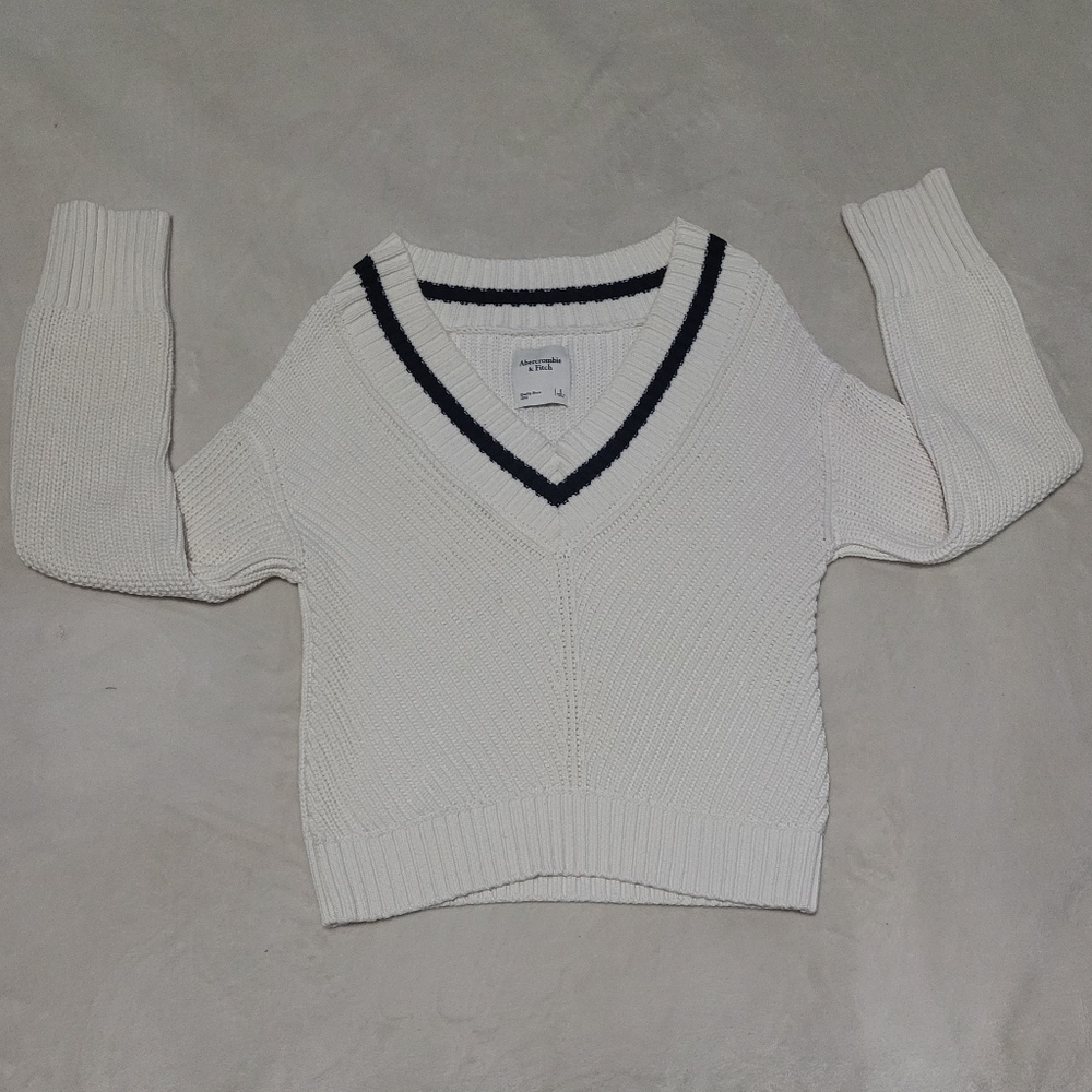 Abercrombie & Fitch knit sweater